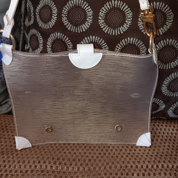 Louis Vuitton rare clear epi pouchete with strap - Picture 2 of 4
